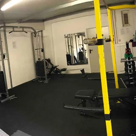 Apartment Beachfront Lux & Gym 4 *