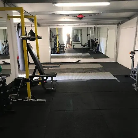 Apartment Beachfront Lux & Gym 4 *