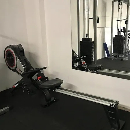 Beachfront Lux & Gym 4 *
